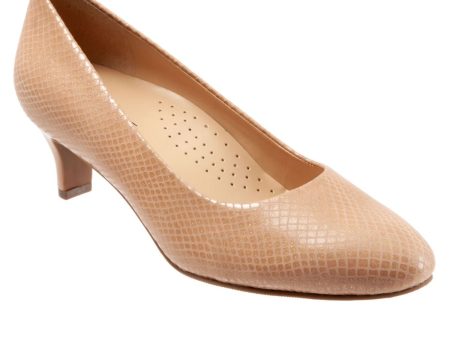 TROTTERS Womens Beige Fishnet Removable Insole Anti-Microbial Upper Arch Support Cushioned Fab Round Toe Kitten Heel Slip On Dress Pumps Shoes M Online Hot Sale